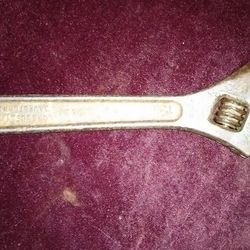 Adjustable wrench