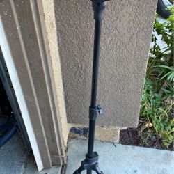 Guitar stand hanging with auto lock