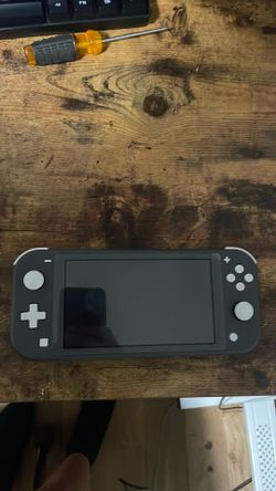 Switch lite and 4 games