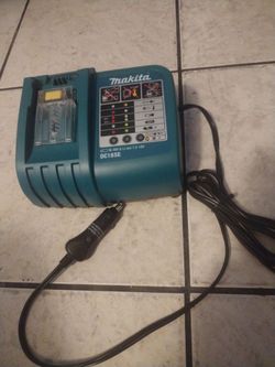 12v battery charger 18 new