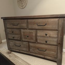 Vaughann Bassett - Saddle Grey 7 Drawer Wooden Dresser