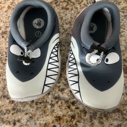 Boys size 7 Water Shoes