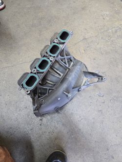18 Ford Focus Intake Manifold