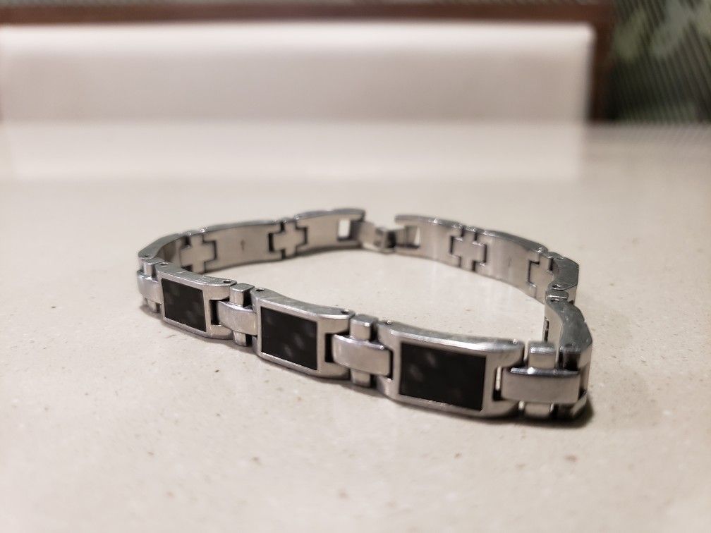 Kay Jewelers SHR Carbon Fiber and Stainless Steel Mens Bracelet