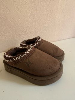 Size 5C slippers
