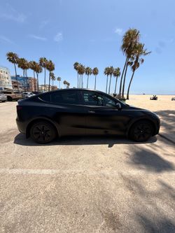 Tesla Y 2024