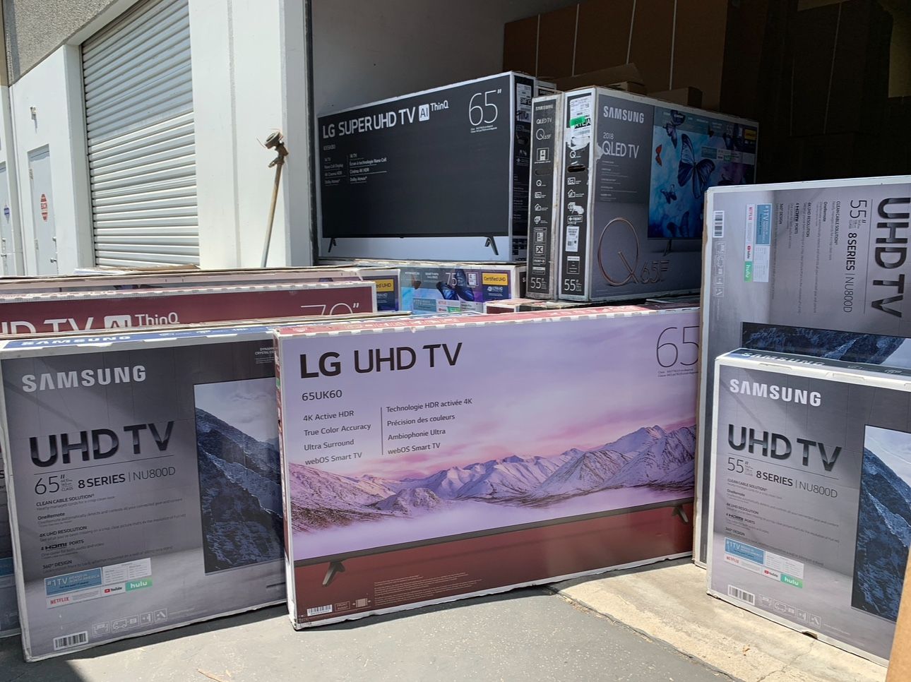HD28 65” LG Smart 4k Led Uhd Tv 65Uk60