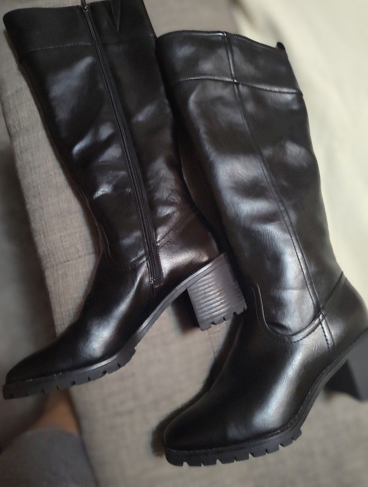 Ladies Size. 11-M Knee High Boots