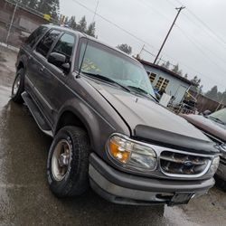 Parting Out 1998 Ford Explorer Parts