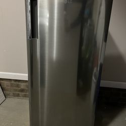 NEW LG 6 Cu. Ft. Refrigerator & Freezer