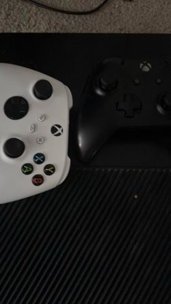 Xbox one with cords two controllers