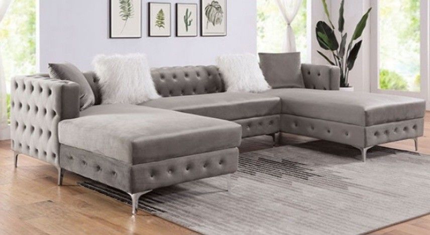 Brand New Grey Transitional Style Sectional Sofa (Pillows Included)(Ottoman Sold Separately)