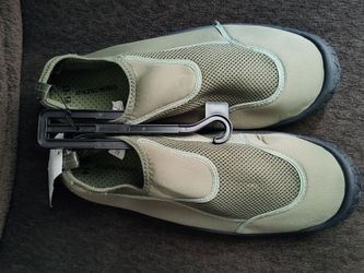 Brand New With Tags Men's Water Shoes Size 13-14