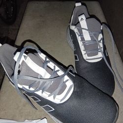   Men's Size 9 1/2Addidas