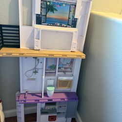 Dolls’ House For Free