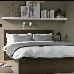 Bed frame and bed queen