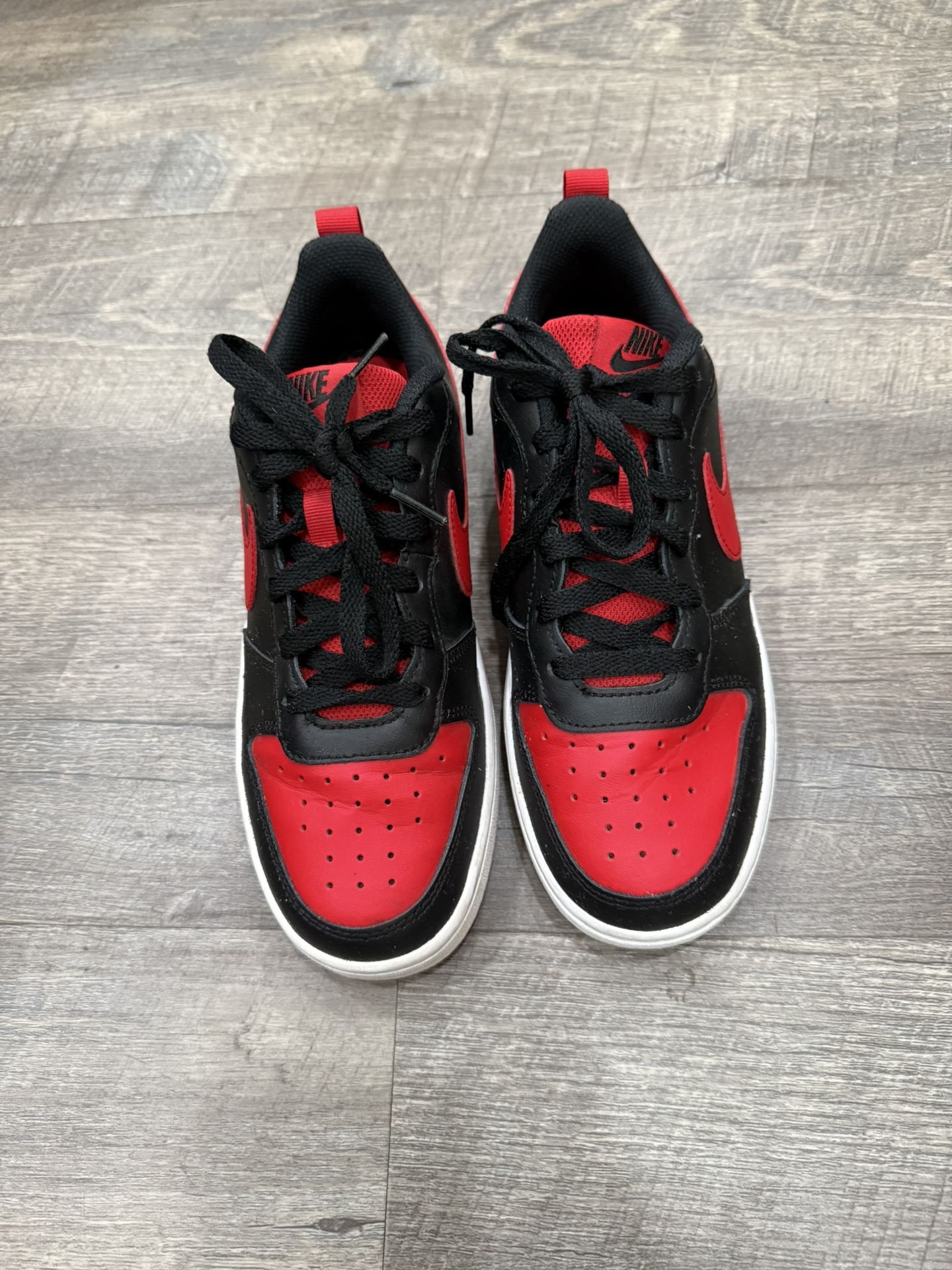 Kids Tennis Shoes* Size 6Y* $25
