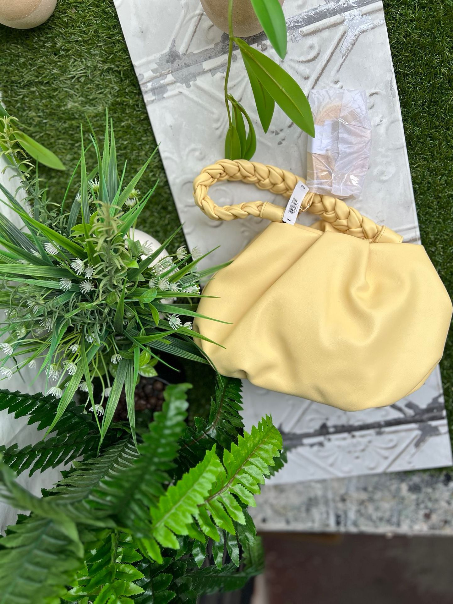 EXPRESS. Volsa De Mujer Color Amarillito. Paltel