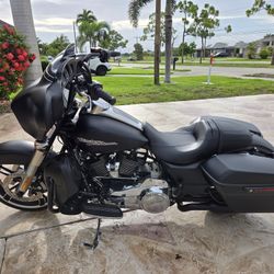 2017 Harley-Davidson Street Glide Special