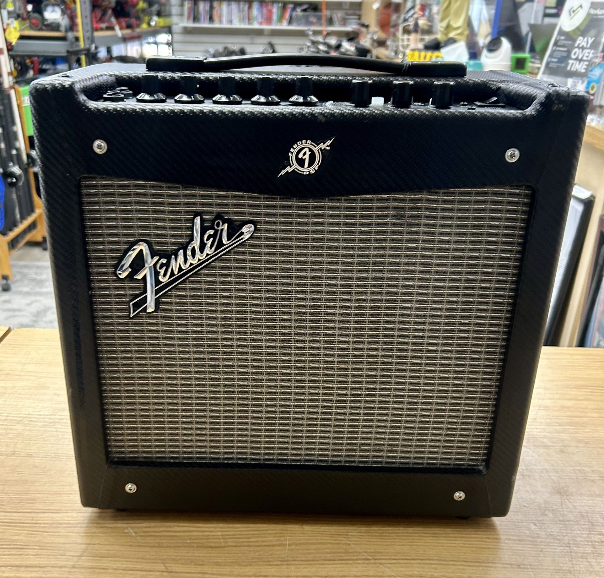 Fender Mustang I 20 watt Guitar Amplifier - Black