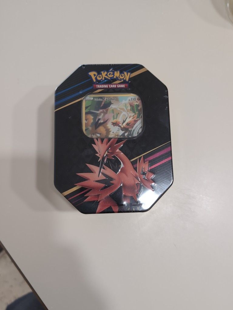 Pokemon Crown Zenith tin.