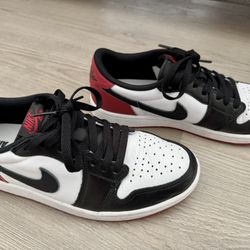 Air Jordan 1 Low OG Black Toe (US 8 Mens)