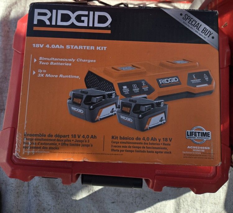 Ridgid 18V Dual Port Simultaneous Charger and 18V 4.0 Ah 2 Vateri n