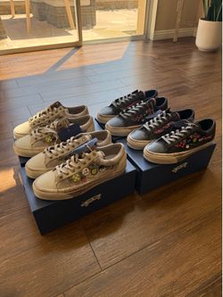 Vans souvenirs brand new got multiple different sizes