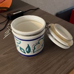 Ceramic container 