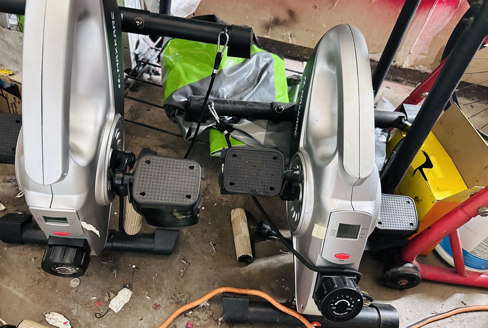 Maxkare Excercise Pedal Machine