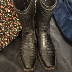 Caiman boots