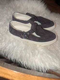 NEW VANS MARYJANE SNEAKER SIZE 8