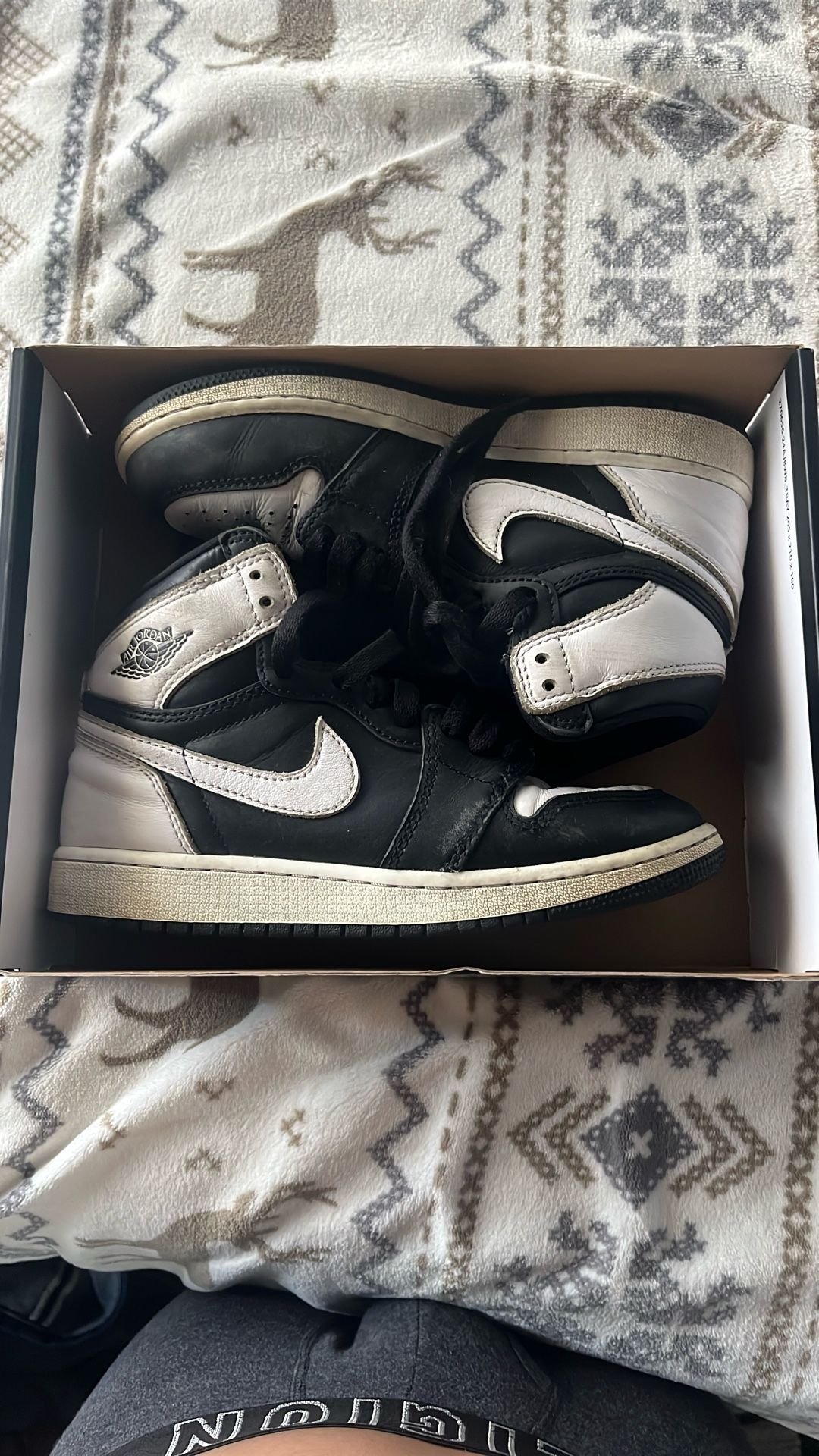 Used Jordan 1 High OG Black And White Size 4 Youth