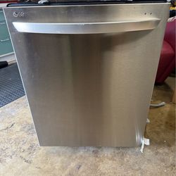 LG Dishwasher Model LDF7551ST