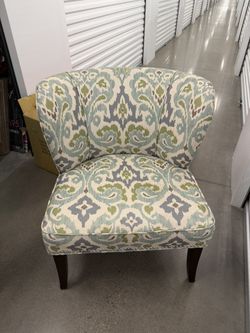 Accent Chair – Ikat Pattern, Great Condition