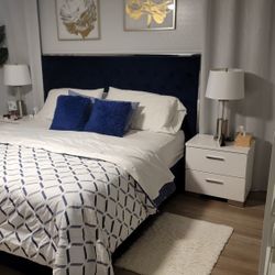 King Size Bedroom Set With 2 Nightstand, Dresser, And Mattress 