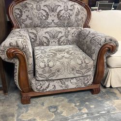 Accent chair