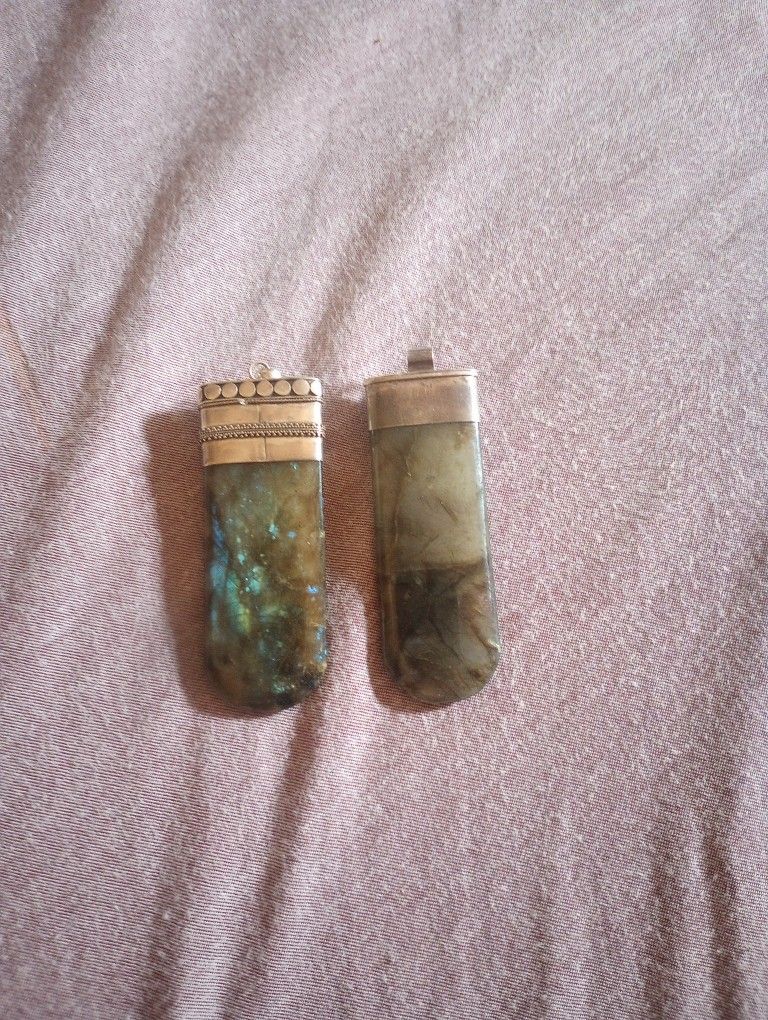Labradorite Tongue Pendant Moonstone