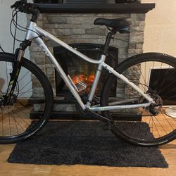 Giant Crosscut Rove ‘LIV’ Mountain Bike