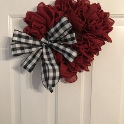 Red Burlap Valentine’s Day Wreath 