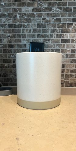 Kitchen utensil storage