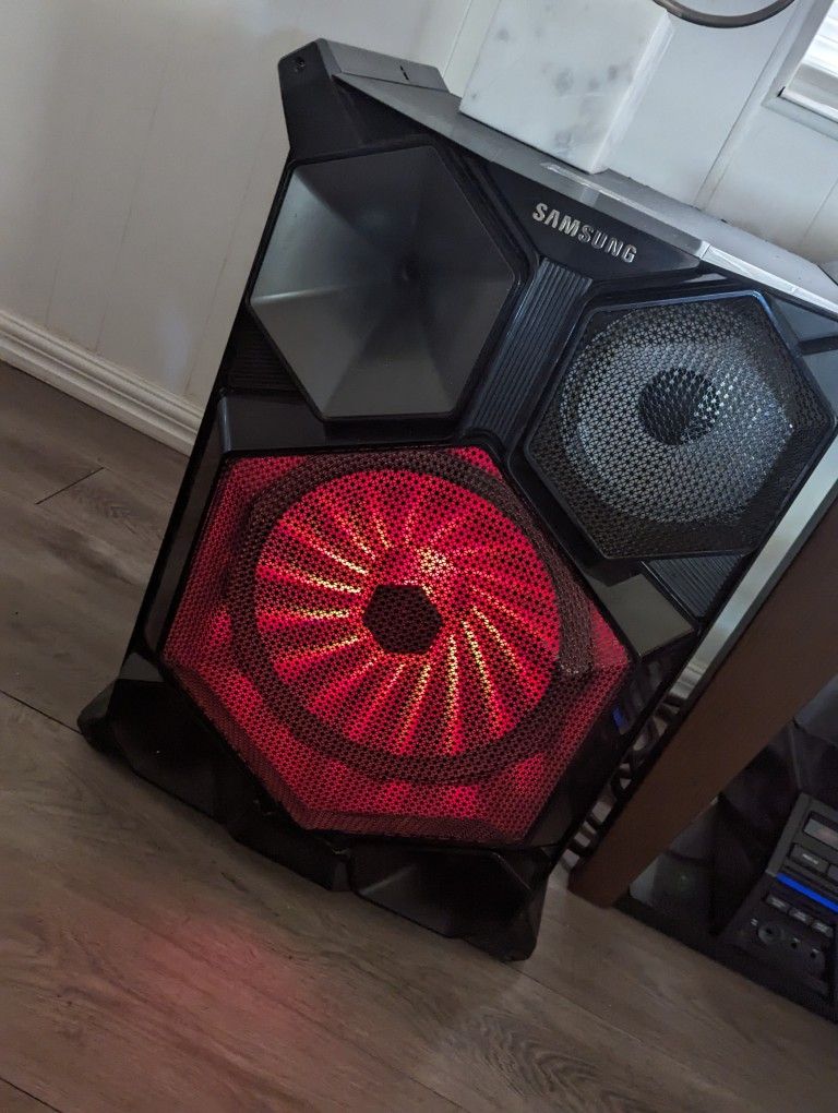 Samsung MXJS8000 2400W Bluetooth Giga Sound System for Sale in Phoenix