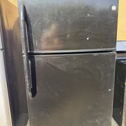 Ge Refrigerator With Ice Maker
