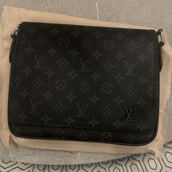 Louis Vuitton Messenger Bag Monogram Eclipse Crossbody Men's Bag