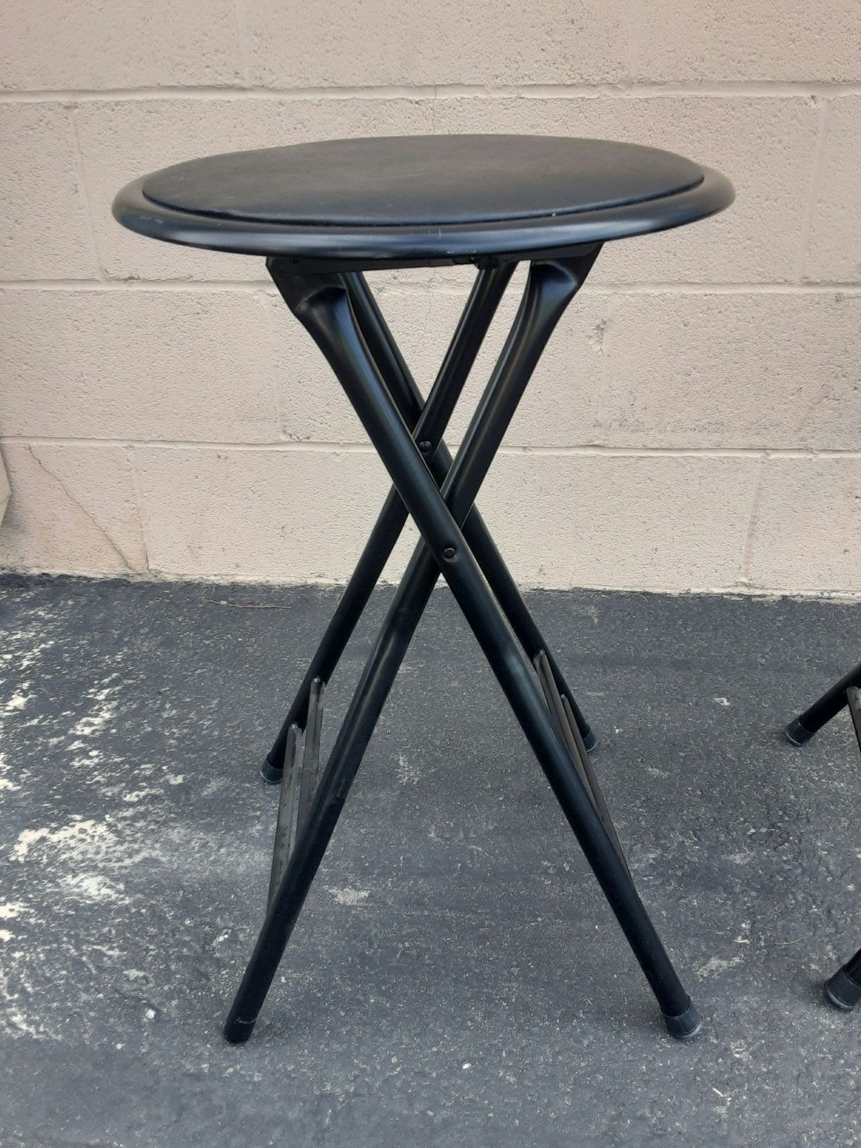 Black 2' stools