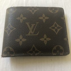 Louis Vuitton Bifold Wallet Excellent Condition