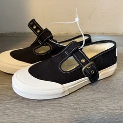 Vans Mary Jane Canvas Platform Women’s 7.5. New. Located in North Park 92104.  