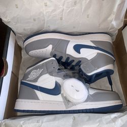 Air Jordan 1 Mid youth