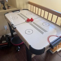 Air hockey