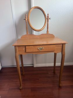 Vanity table
